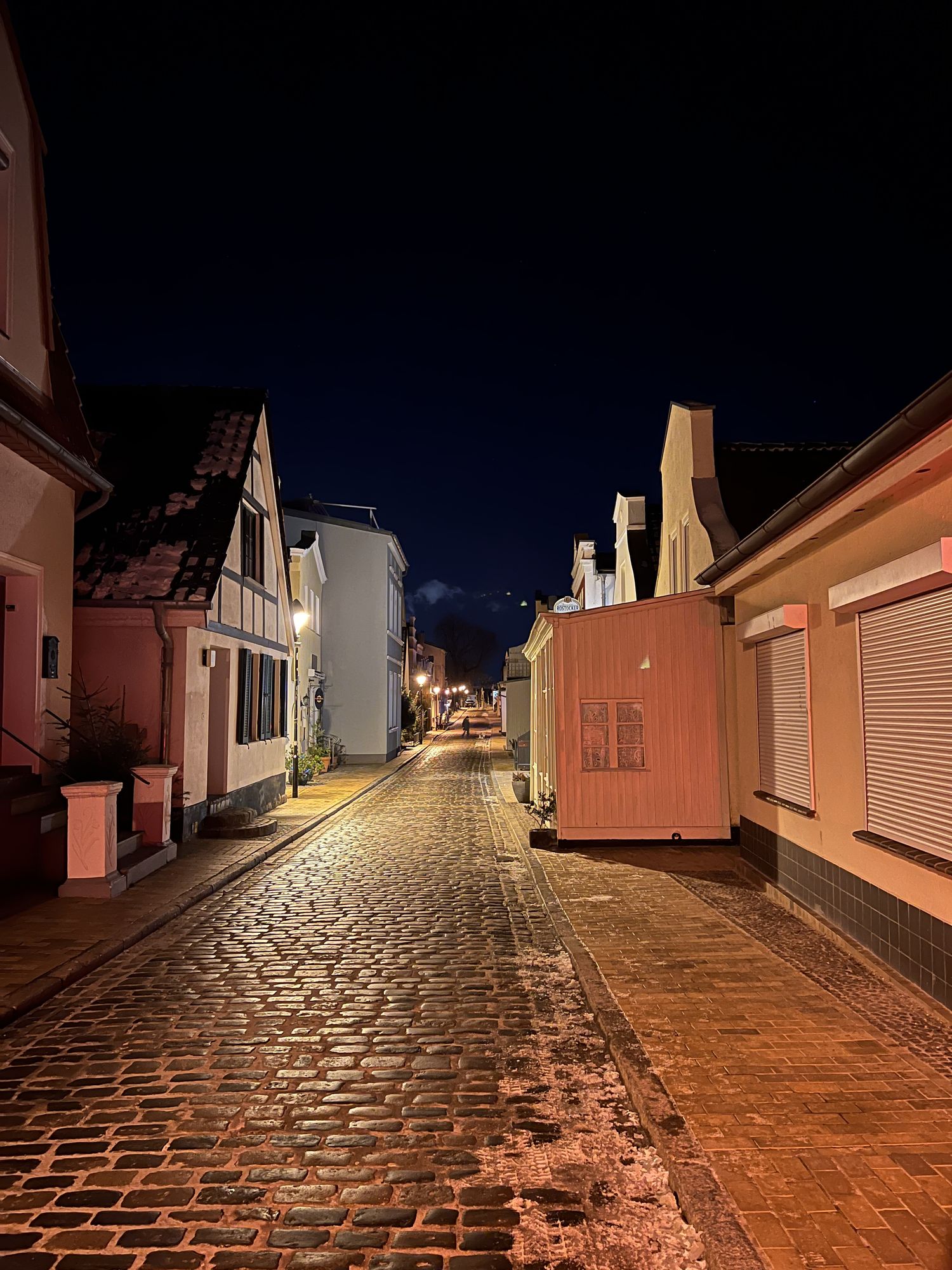 Alexandrinenstraße bei Nacht